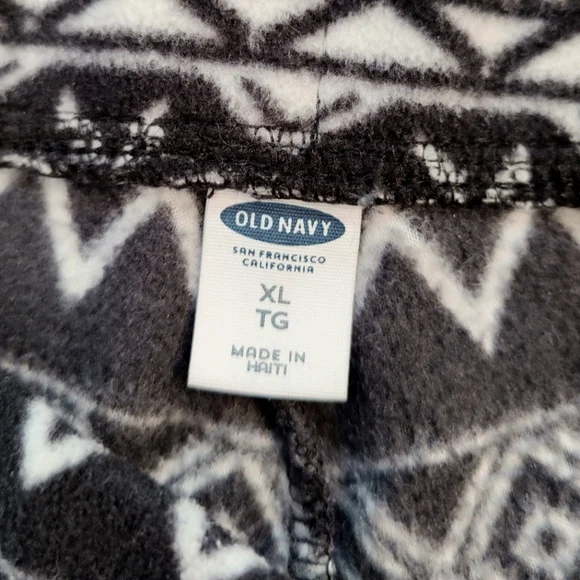 Old Navy Fleece Printed Pajama Pant - Picture 5 of 5